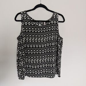 Black and White Patterned Women's Top